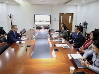 活动回顾｜欧盟驻华代表团政务、媒体与信息处处长史明宽先生到访脱衣舞
