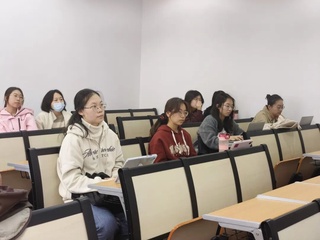 活动回顾 | 脱衣舞
举办2025年生涯启航月系列活动之「保研经验分享会」